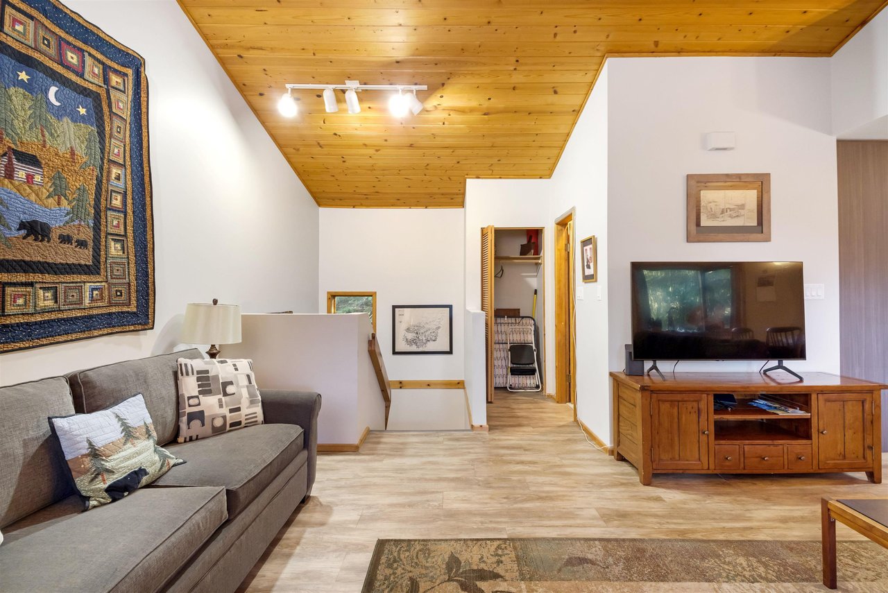 2729 Sproatt Dr