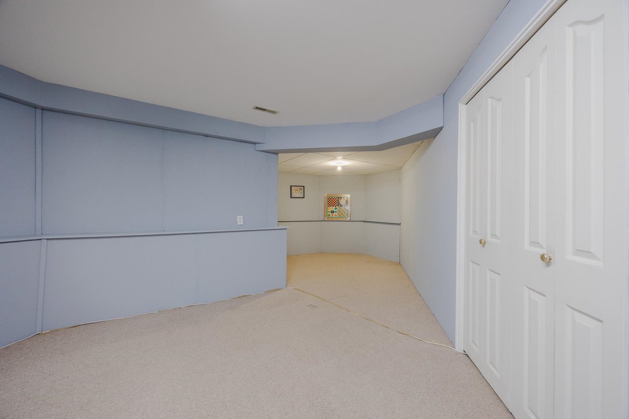 9621 161a St
