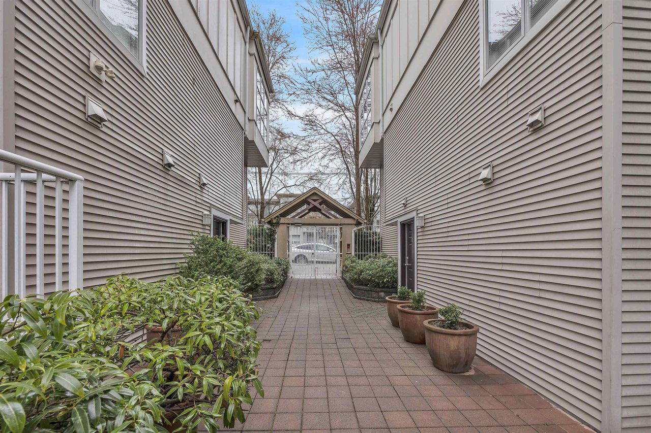 3-3150 W 4th Ave