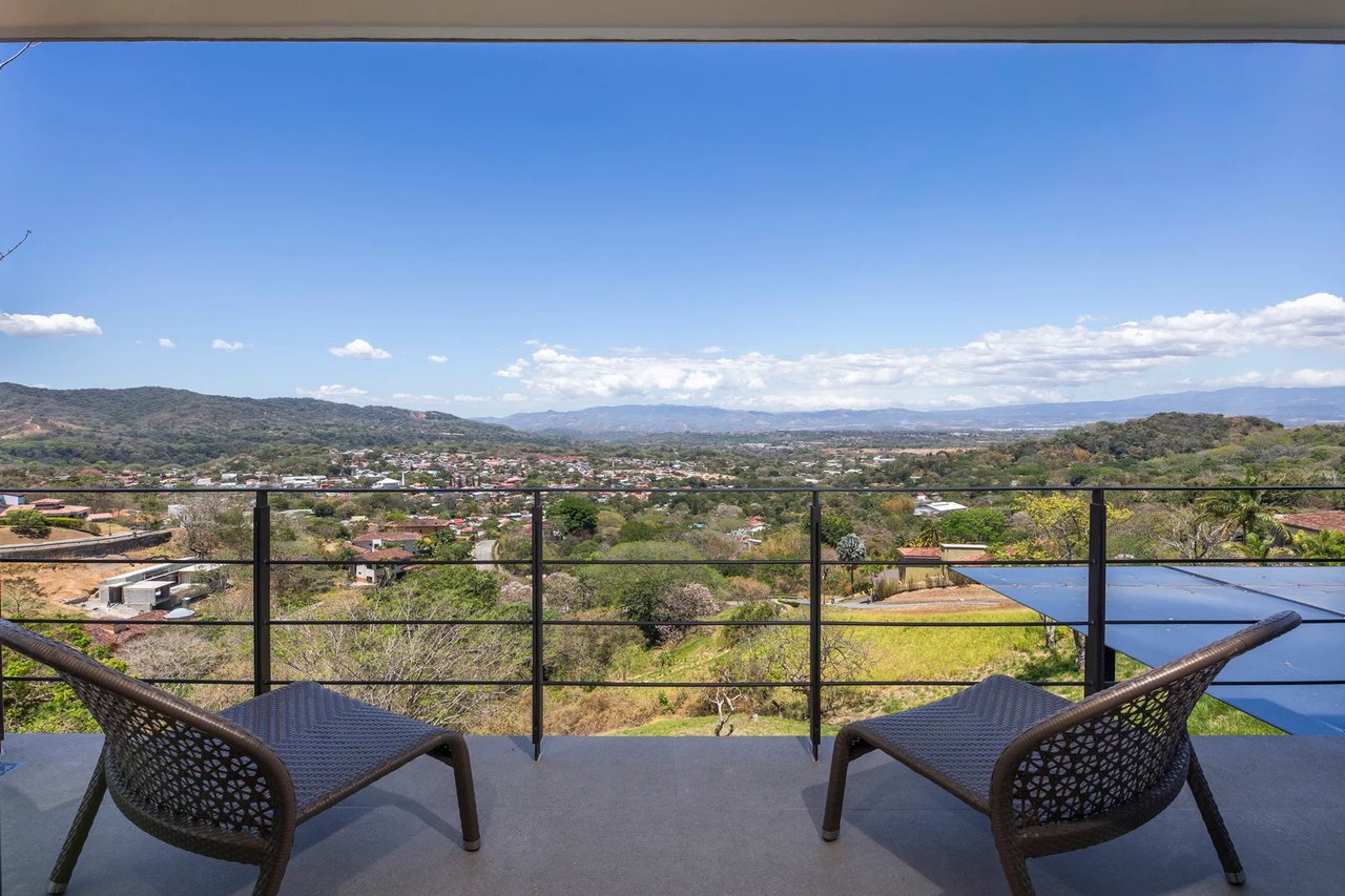 Modern Mountain View Home, Ciudad Colon, San Jose