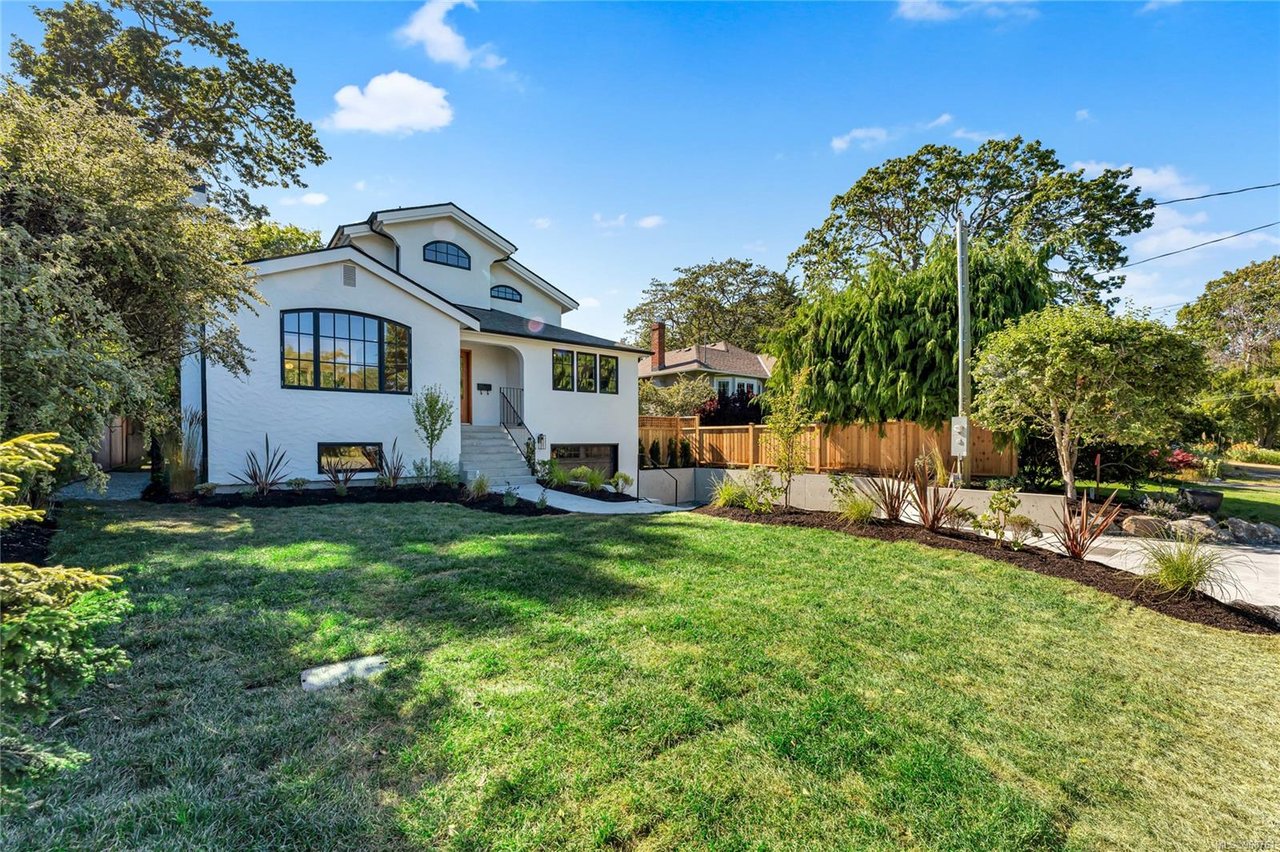 736 Falkland Rd, Oak Bay