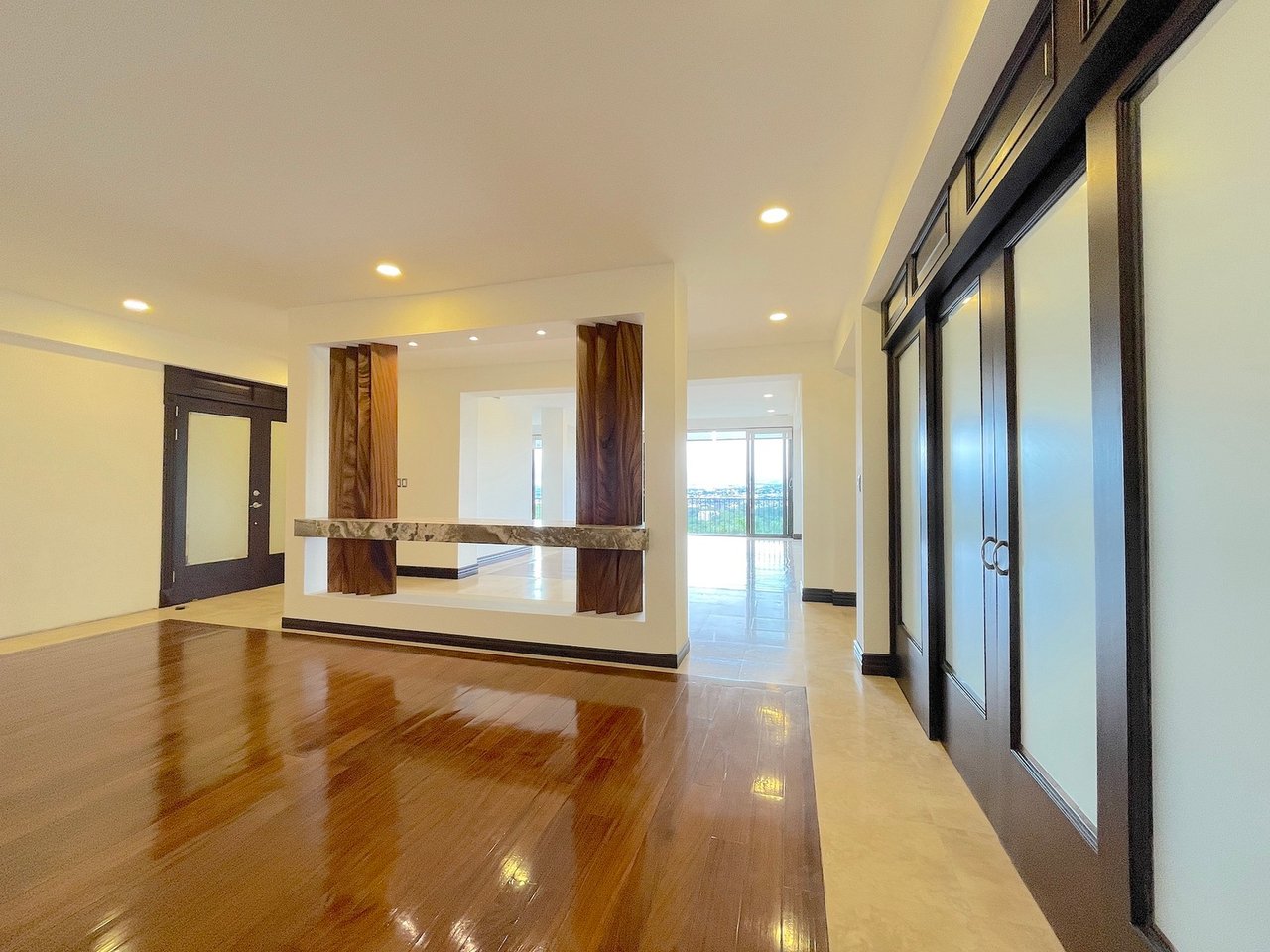 Panoramic Skyline View Condo, Escazu, San Jose