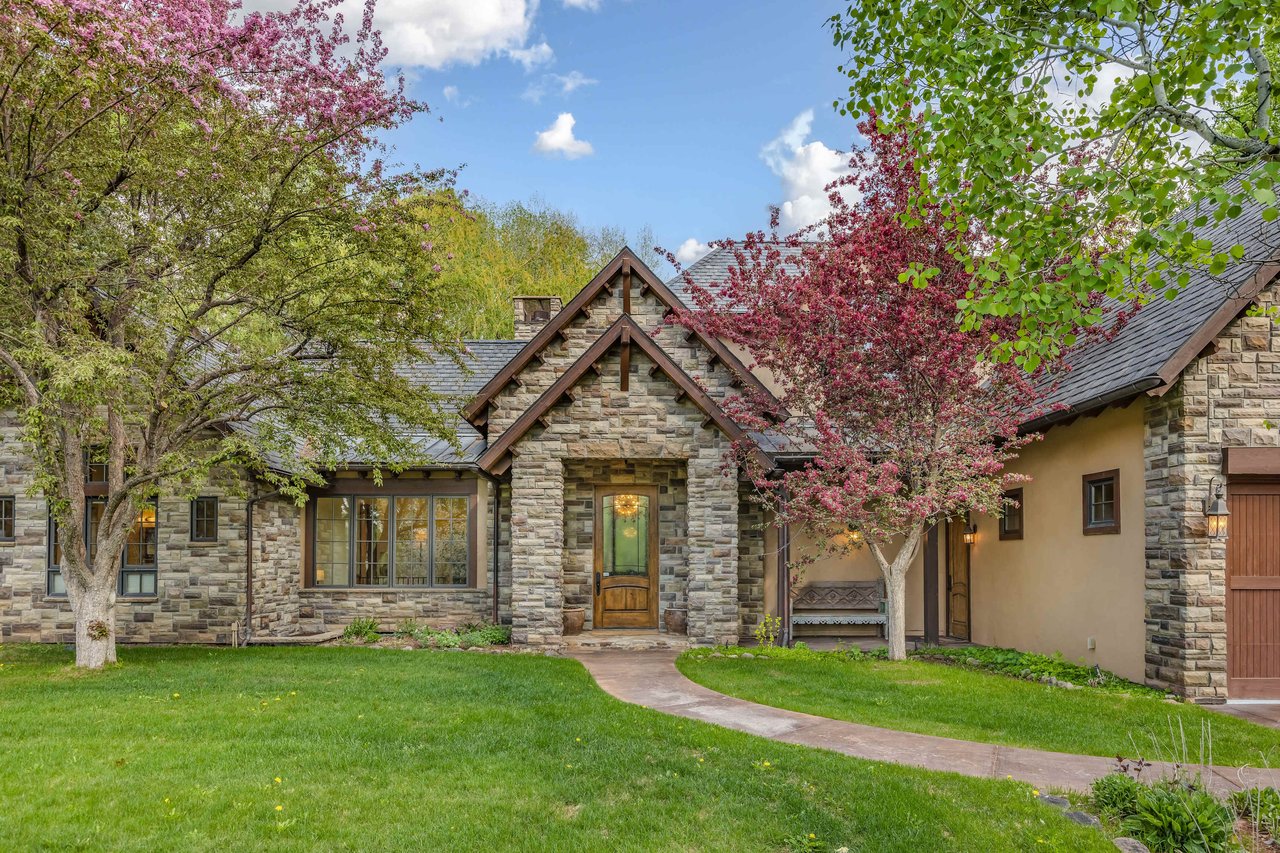 Fabulous Luxurious 5 Bedroom Home in Snowmass