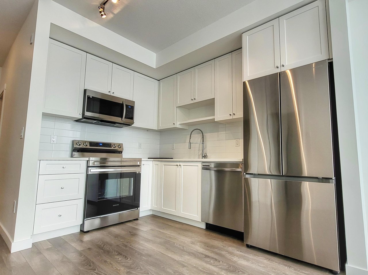 114-15858 Fraser Hwy