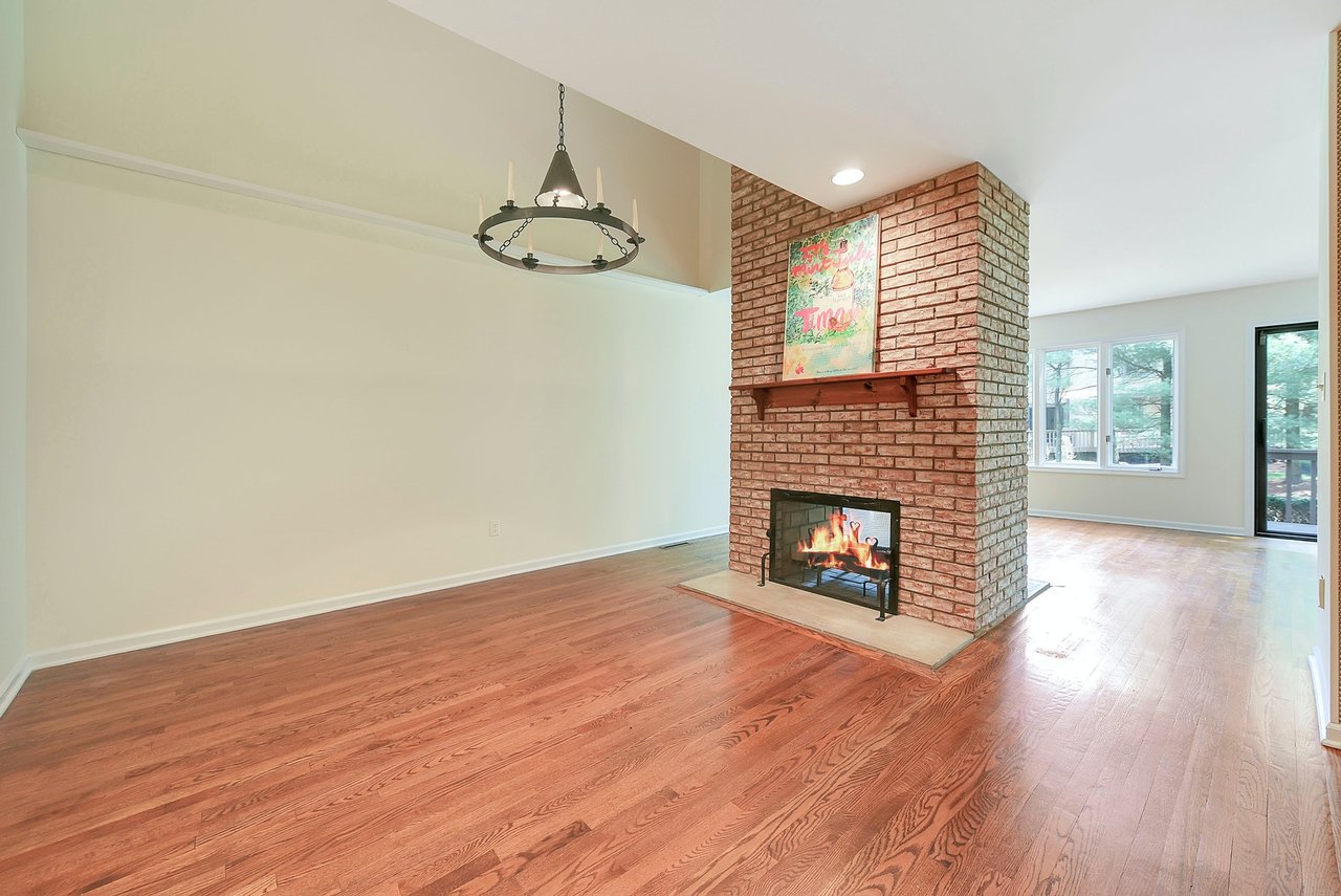 21 Whitman Lane