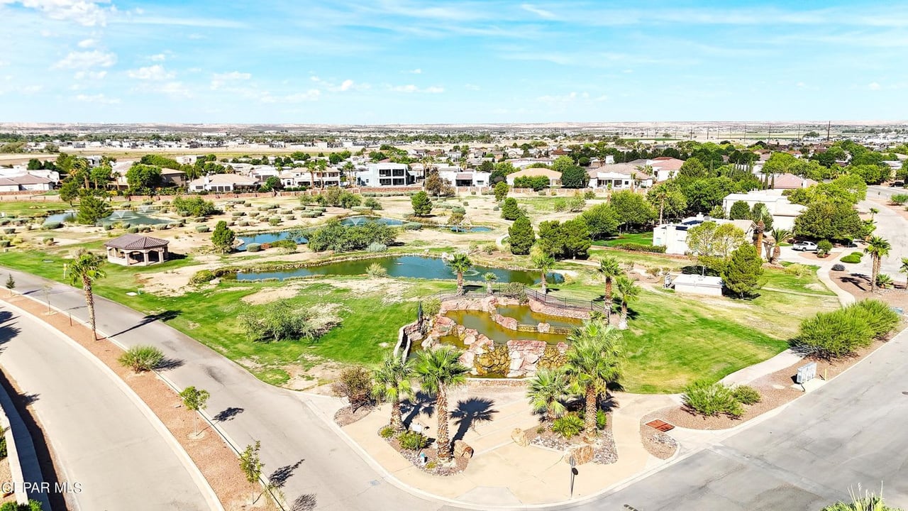 6065 Via De Los Arboles