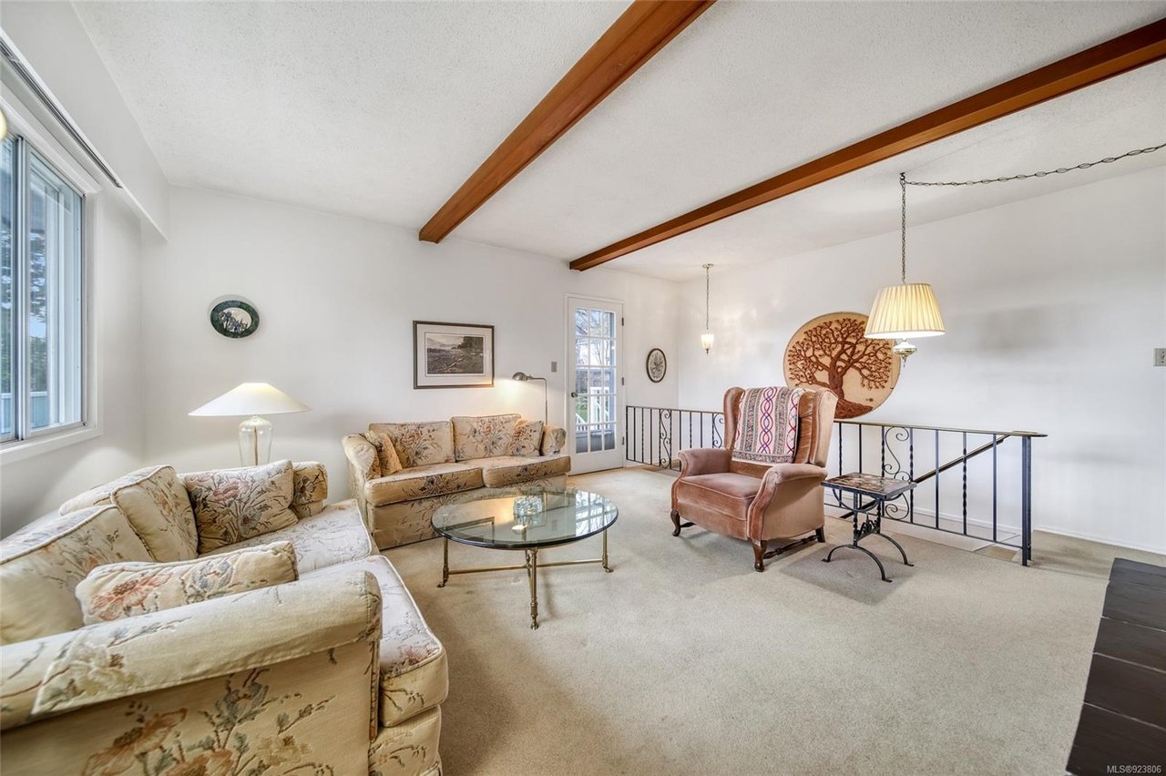 4086 Tracey St