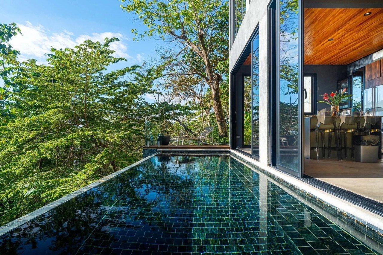 Rooftop Pool Modern Luxury Estate, Manuel Antonio, Puntarenas