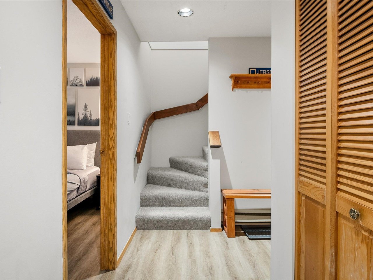 6-2238 Gondola Wy
