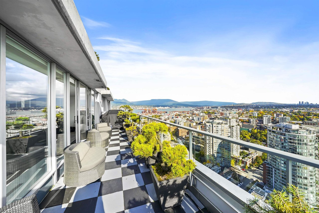 3905-188 Keefer Pl