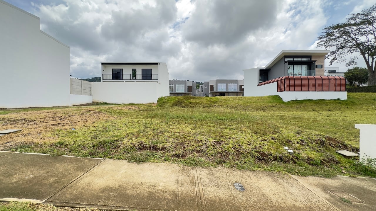 Gated Community Residential Lot, Curridabat, San Jose