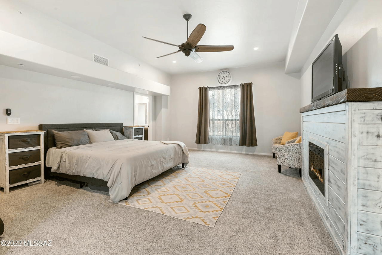 2236 W Owl Head Pl