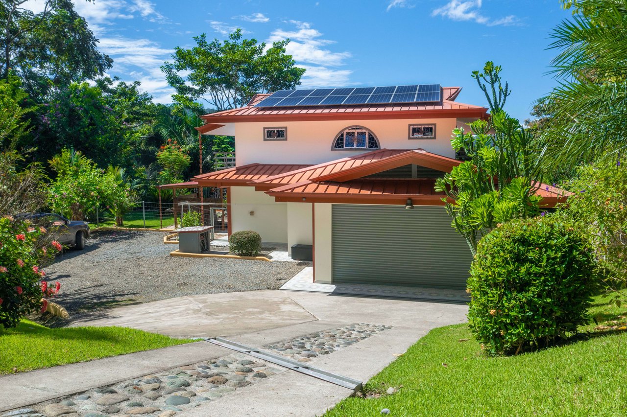 Secluded Dream Home in Costa Rica – Mountain Views, Pool & Sustainable Living