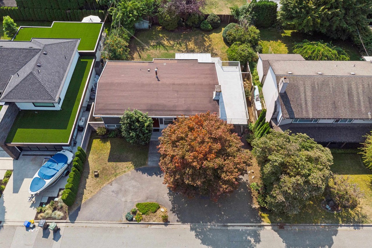 1023 Arlington Cres