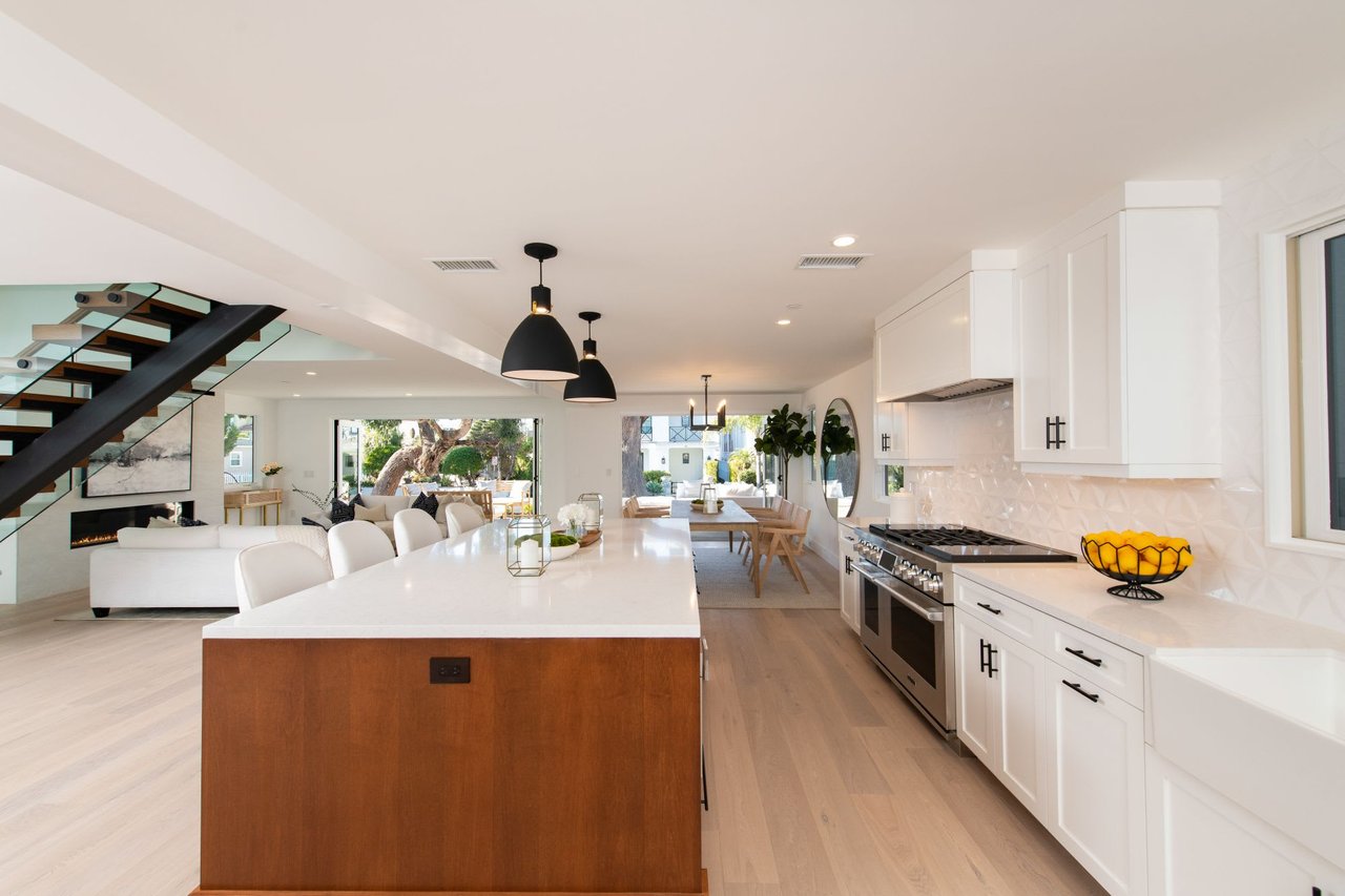 312 Jasmine Avenue Unit: 1
