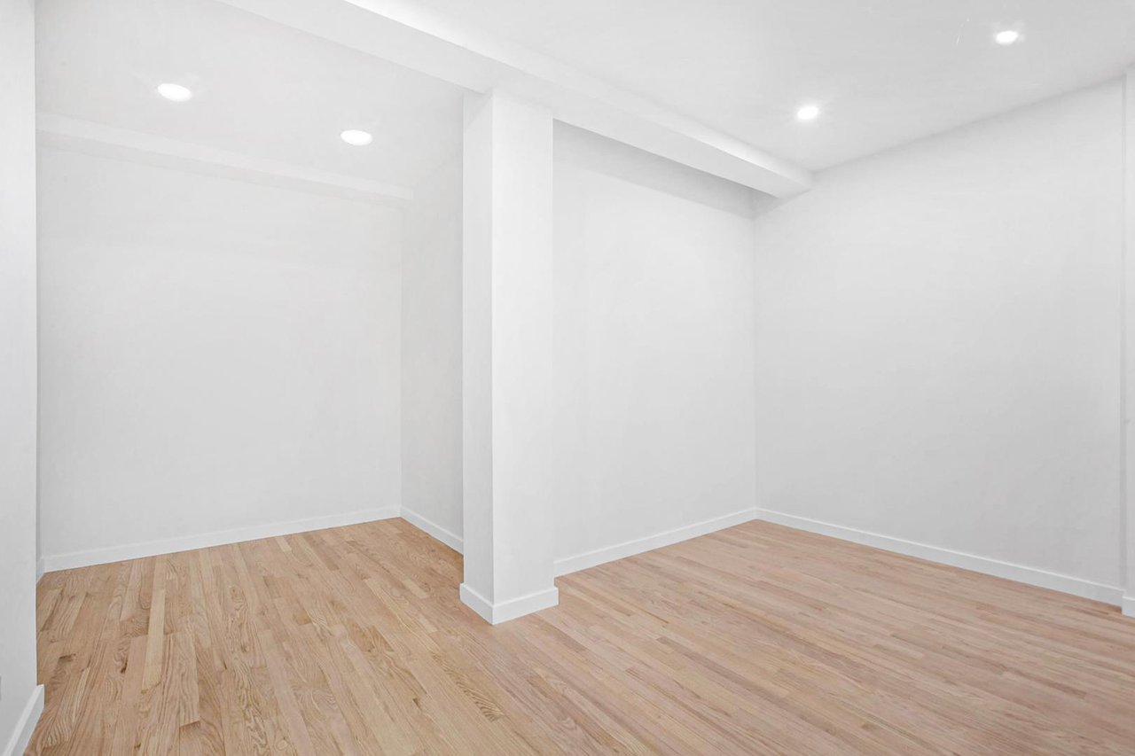 3 Hanover Square, Apt 2B