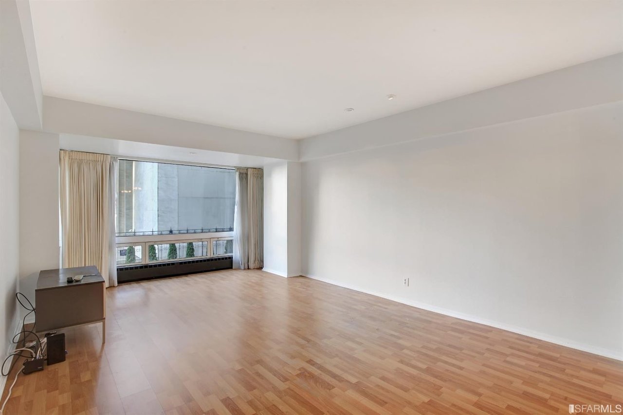 1177 California St. #208