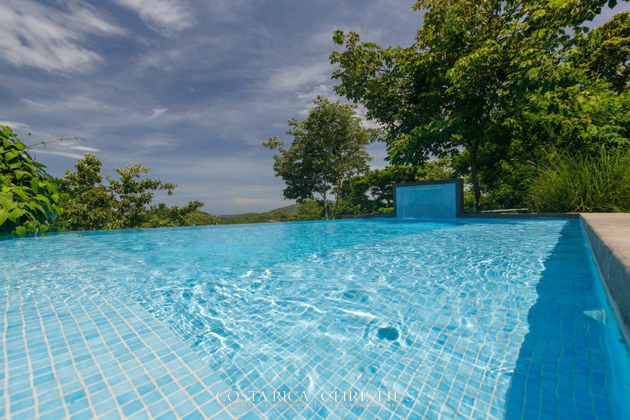 Ocean View Home on over an acre Lot in Las Ventanas