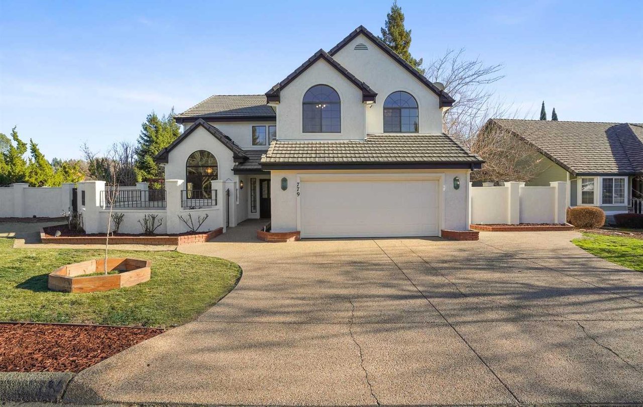 779 Oak Crest Circle