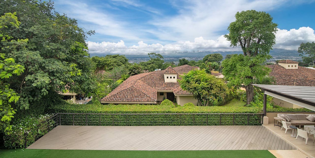 Renovated Pool Estate, Escazu, San Jose