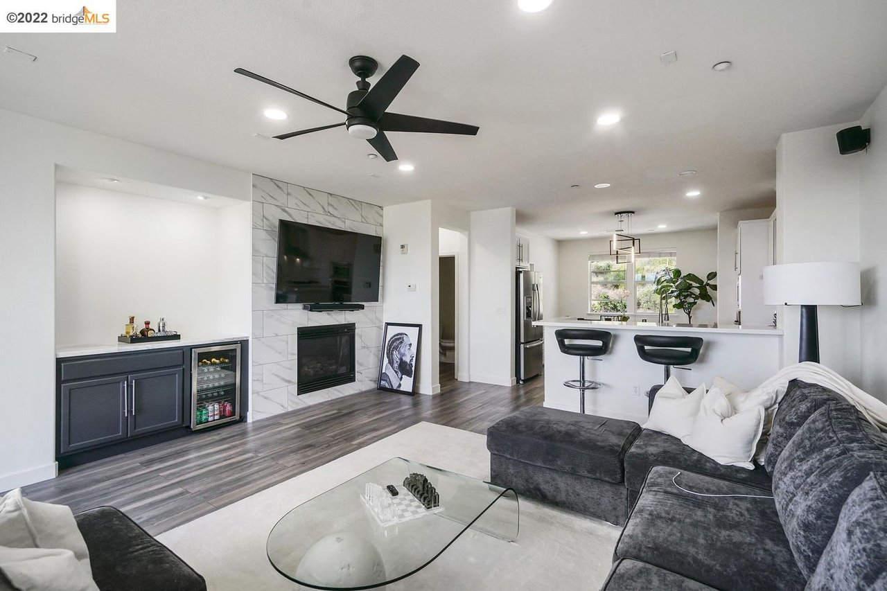 6433 Blue Rock Ct Oakland, CA, 94605
