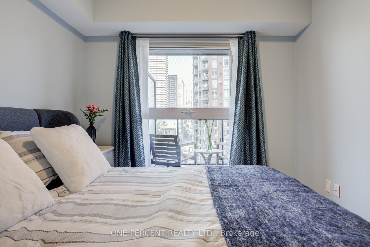 28 Ted Rogers Way 1109