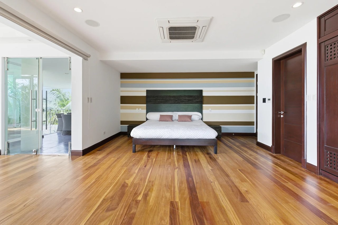 Panoramic Valley Views Retreat, Santa Ana, San Jose