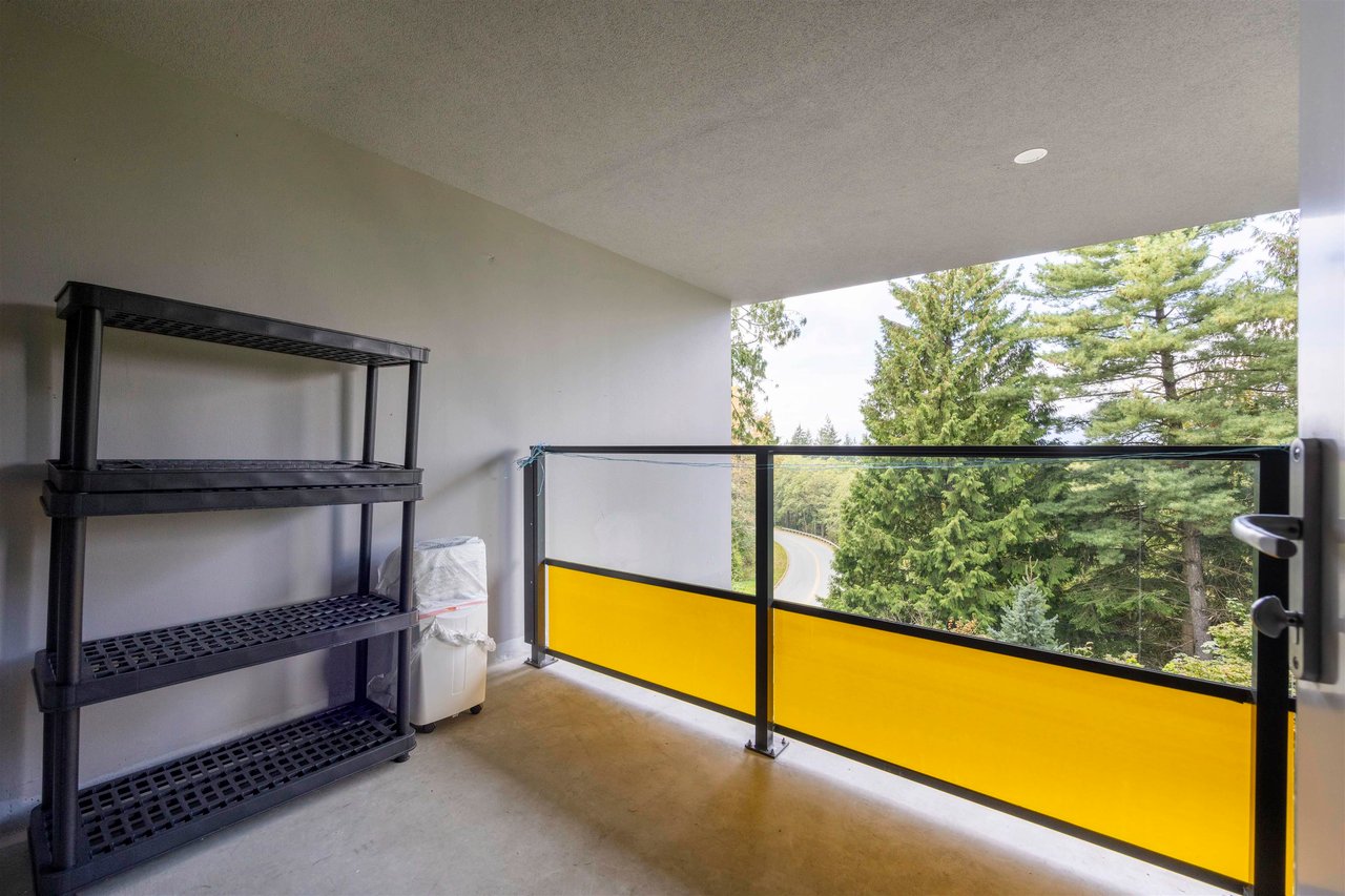 112-8850 University Cres