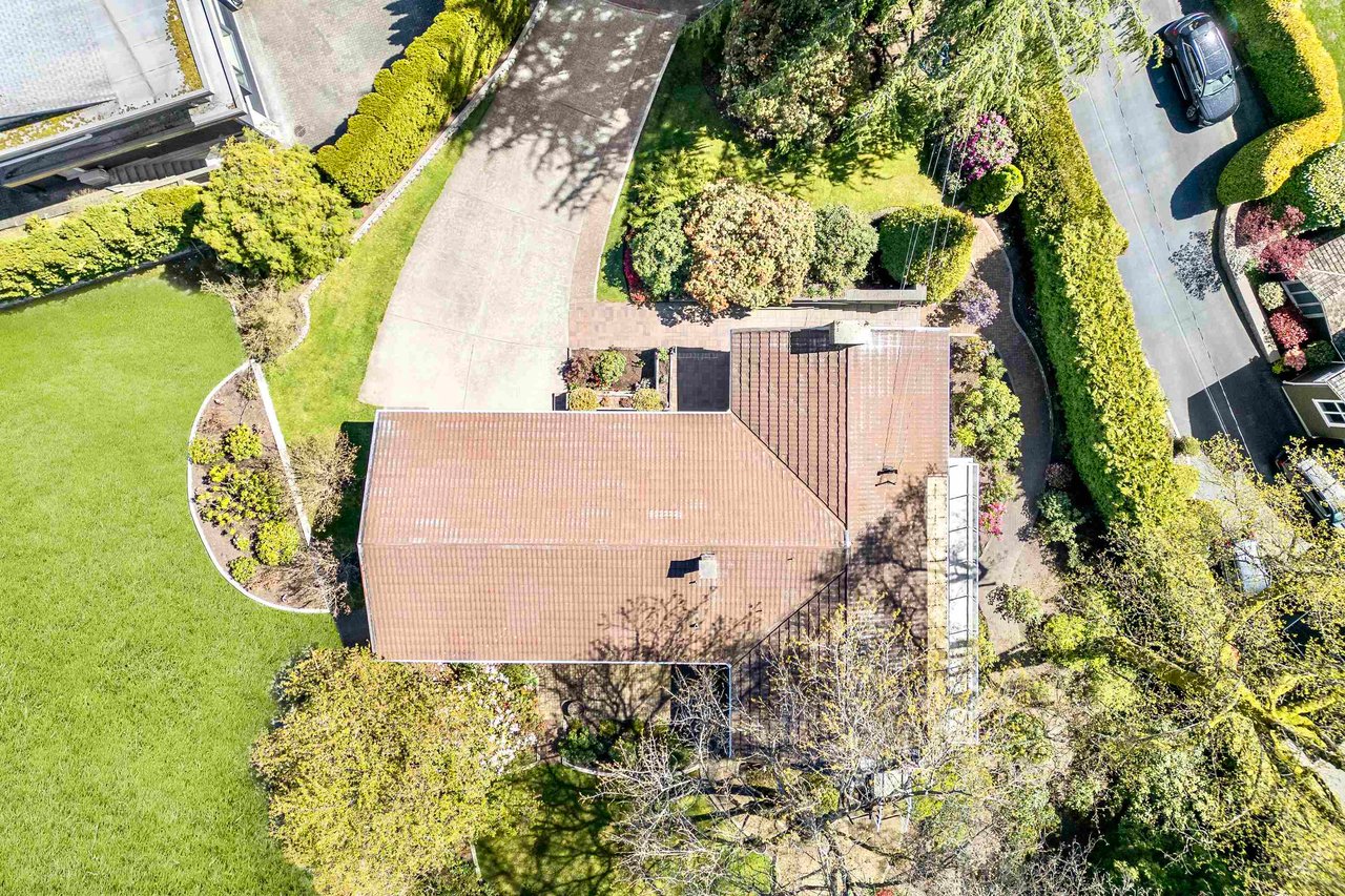 580 Granada Cres