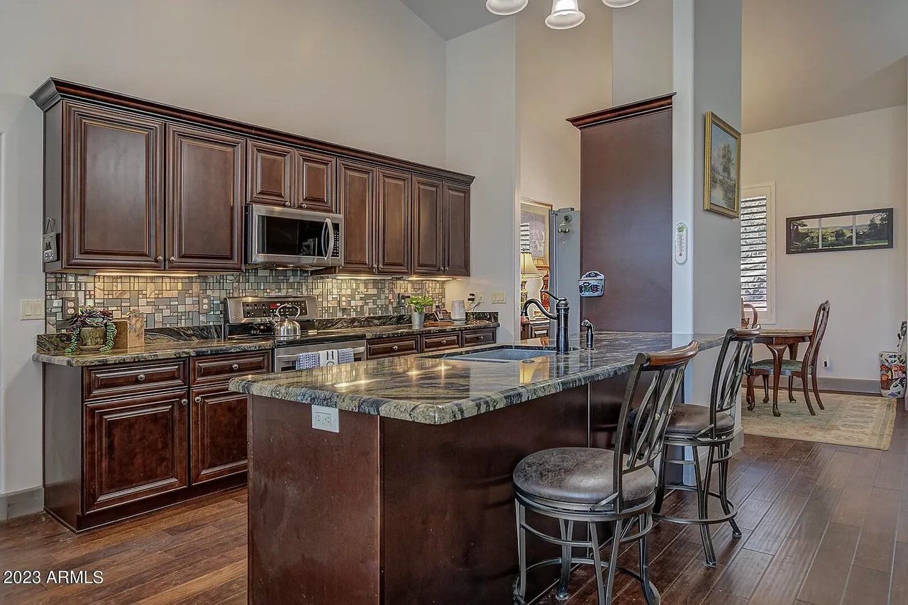 1507 W Mesa Dr