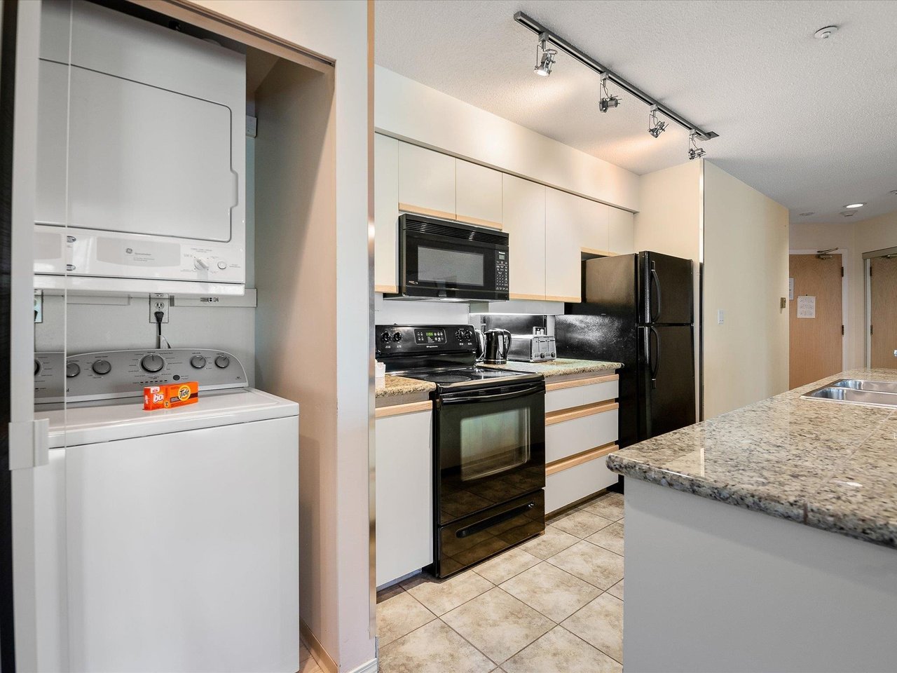 213-3217 Blueberry Dr