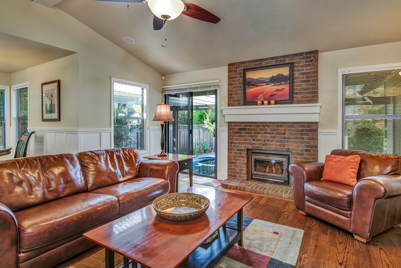 413 Tee Dr