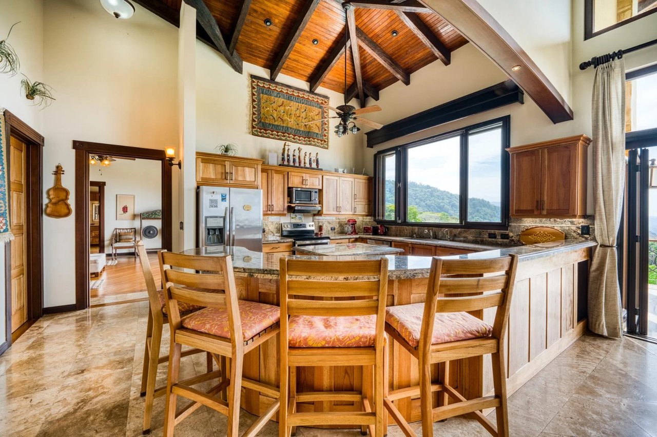 Luxury Ocean View Home, Dominical, Puntarenas