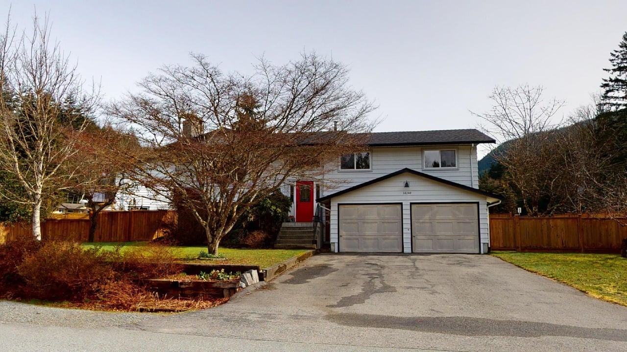 38240 Myrtlewood Cres