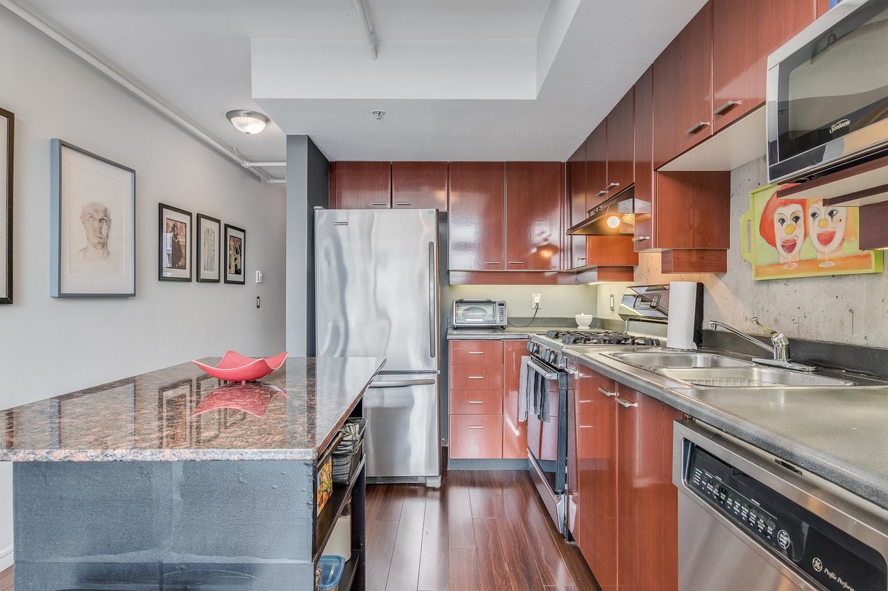 515-428 W 8th Ave