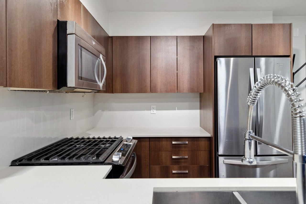 107-7088 14th Ave