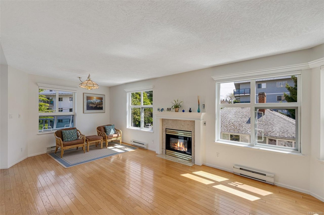 302-936 Fairfield Rd