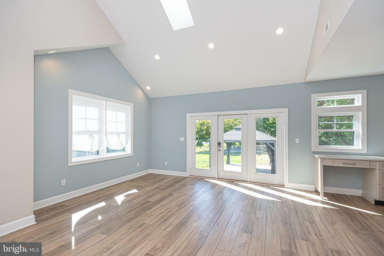 12121 Salt Point Rd