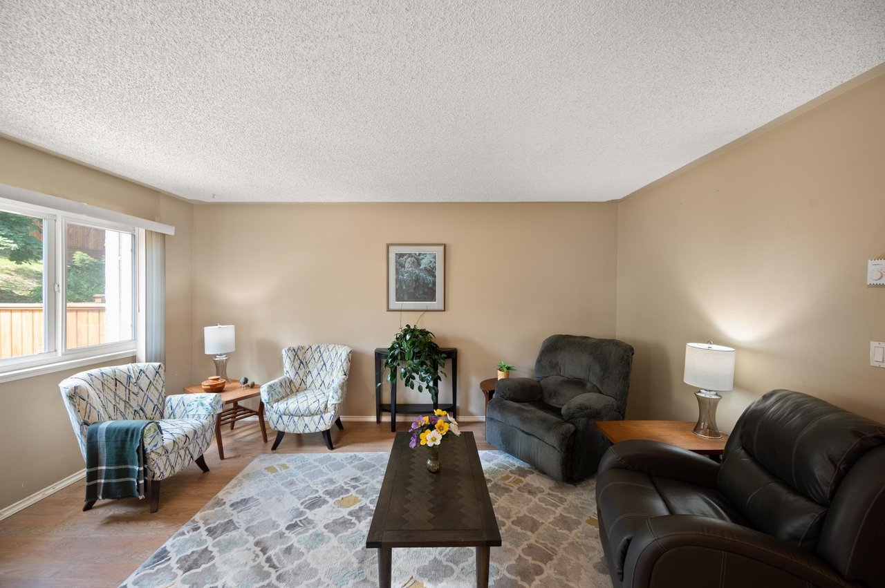 24-2830 W Bourquin Cres