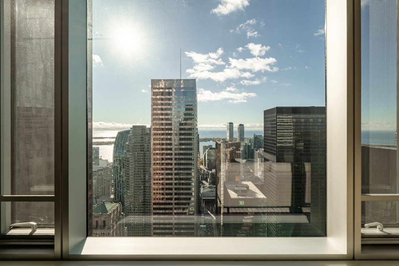 311 Bay St #5104, Toronto