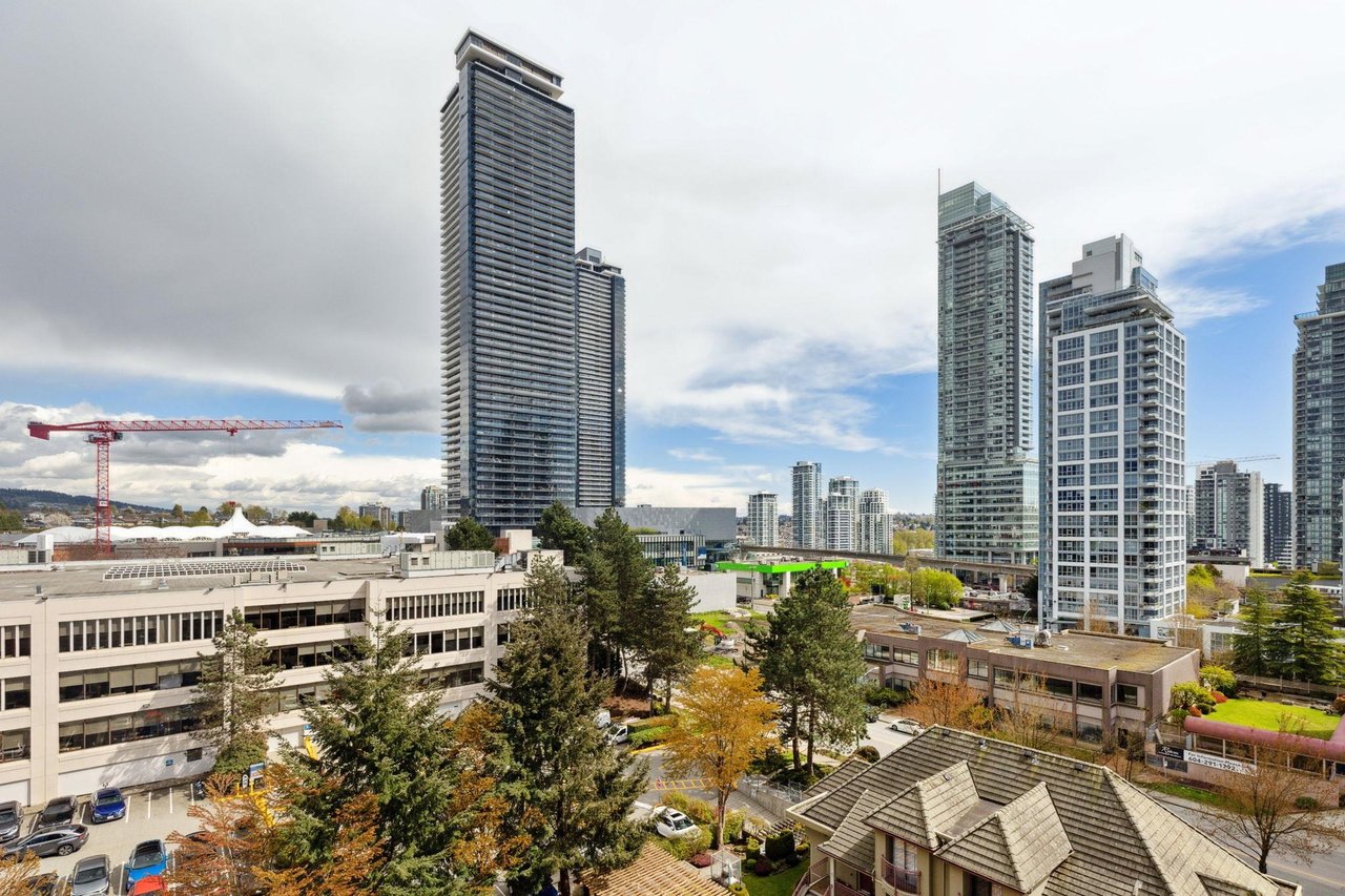 803-4425 Halifax Street, Burnaby