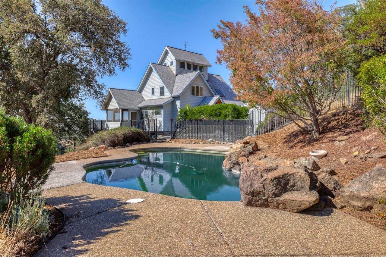 2186 Sand Ridge Road