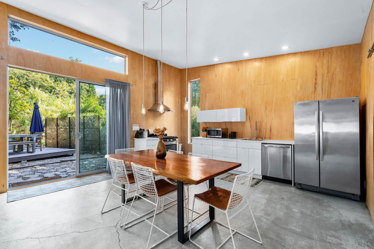 1518 Valley Drive, Topanga