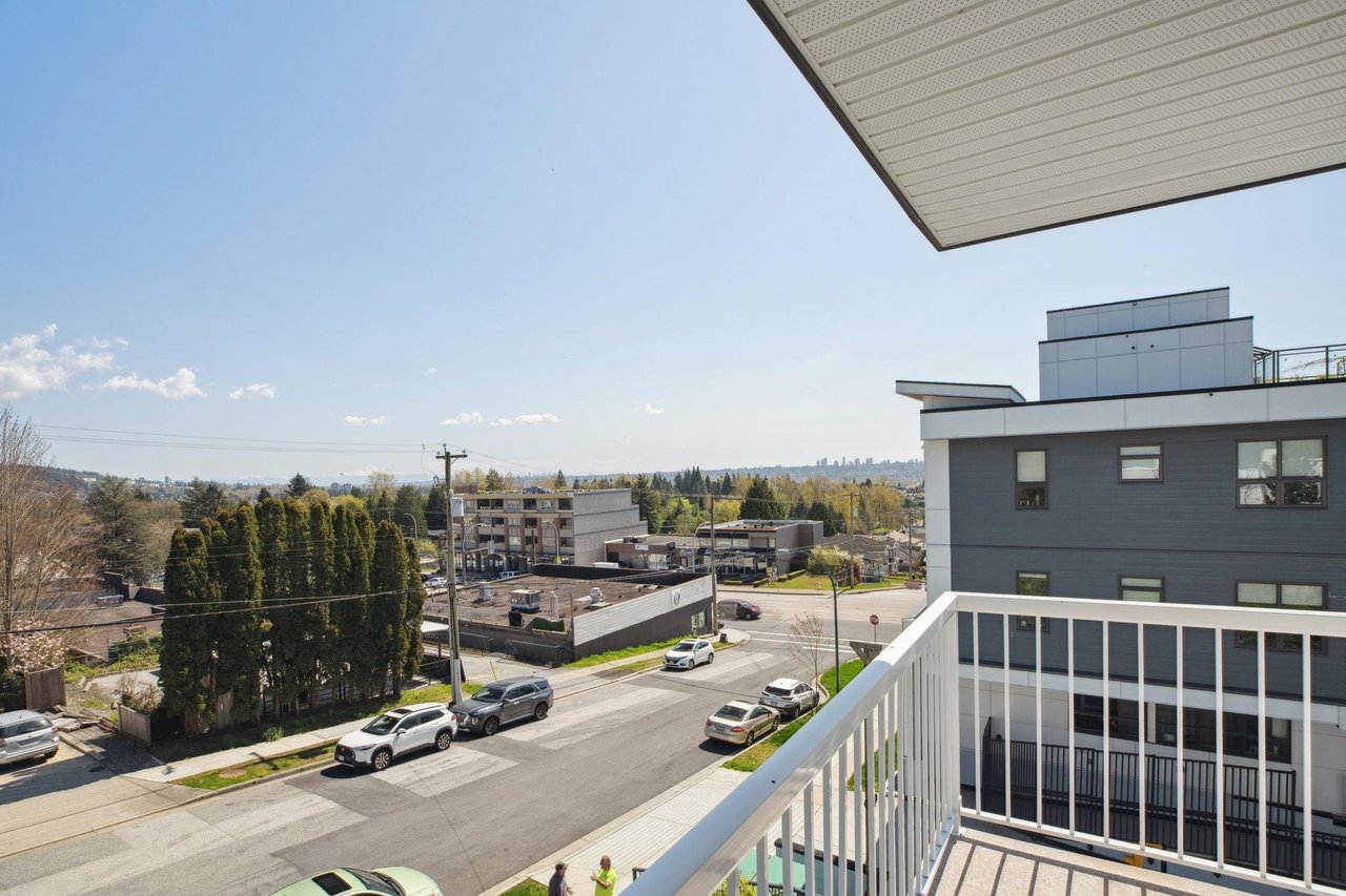 205-371 Ellesmere Avenue, Burnaby