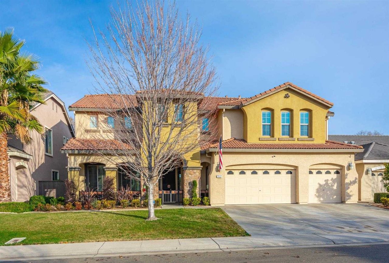 7117 Gladwin Way