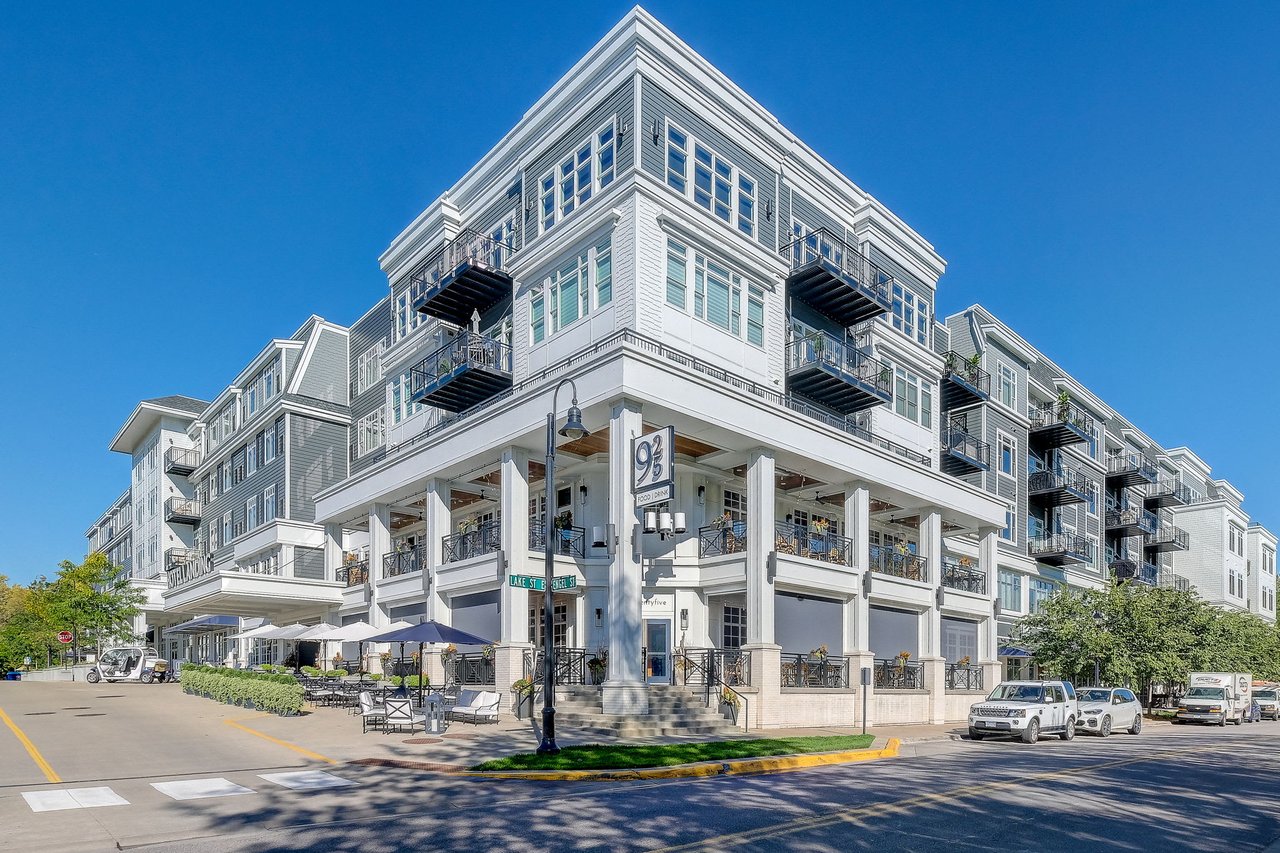 935 Lake Street #209