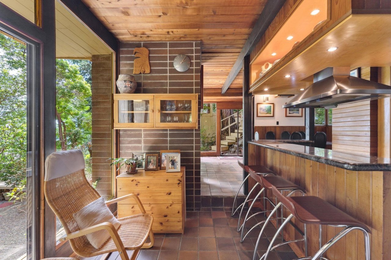 155 Highview Pl