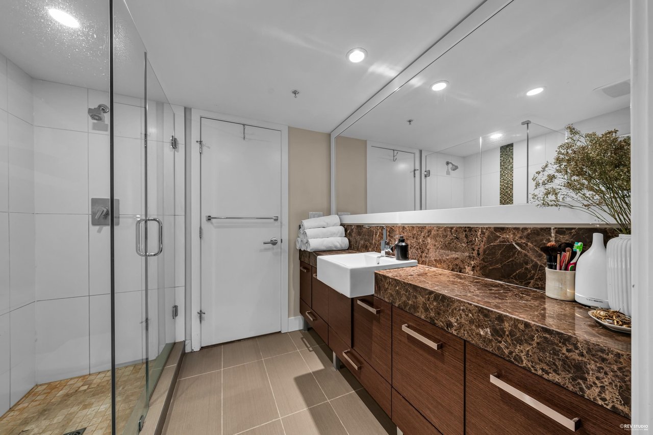303-210 W 13th St