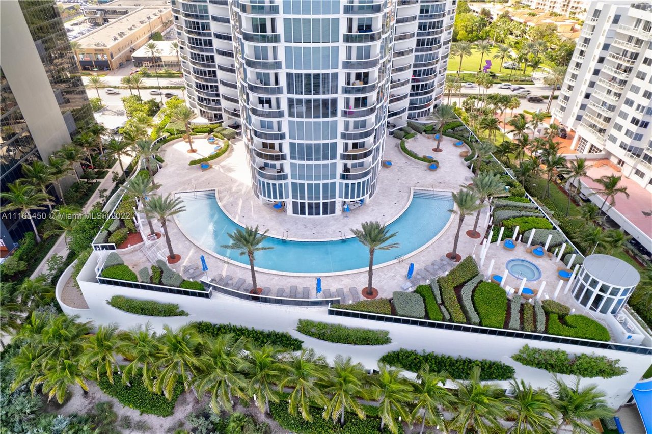 17201 Collins Ave #3708 Sunny Isles FL