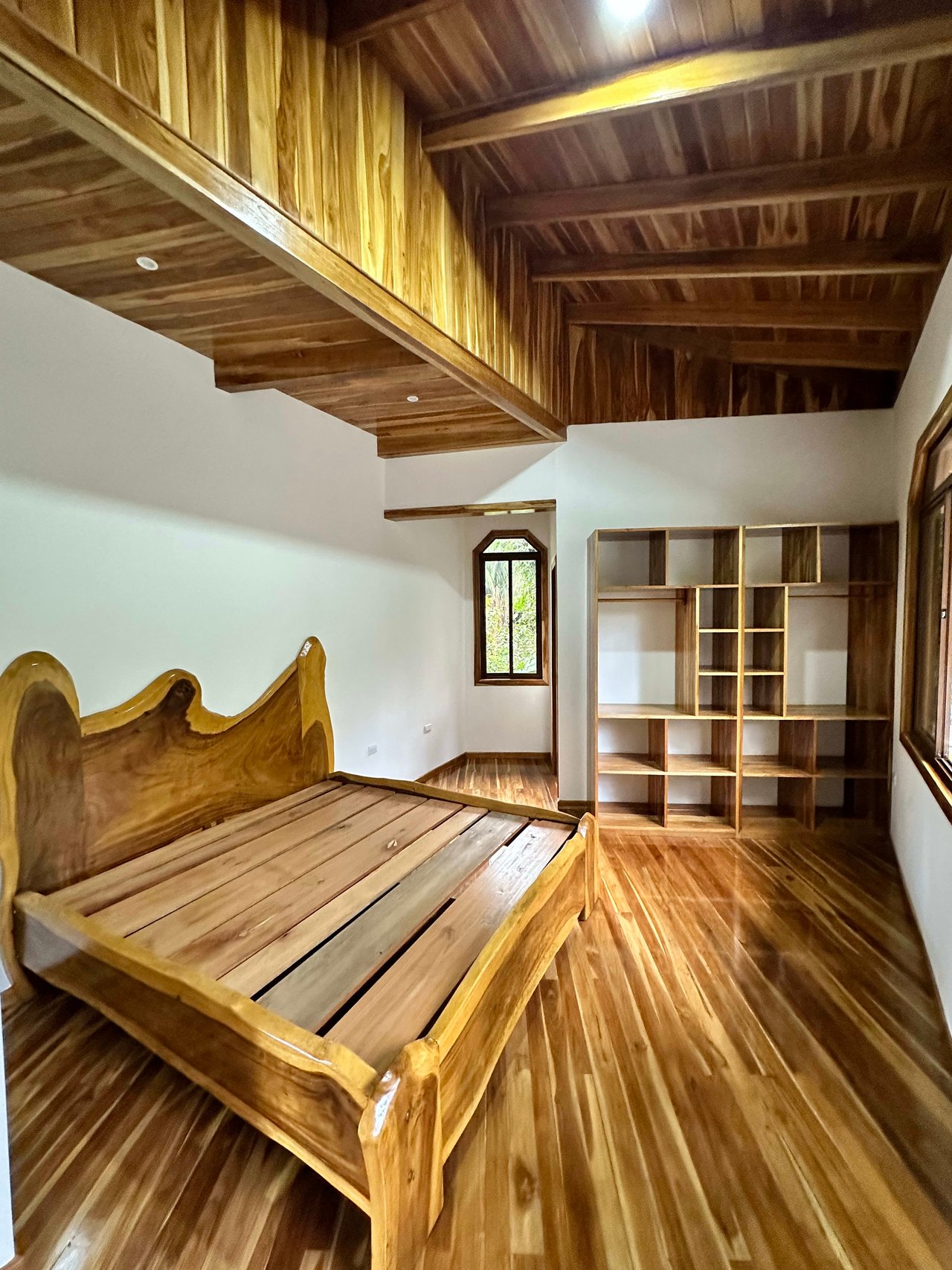 Discover the Charm of an Exotic Home in Las Tumbas, Costa Rica